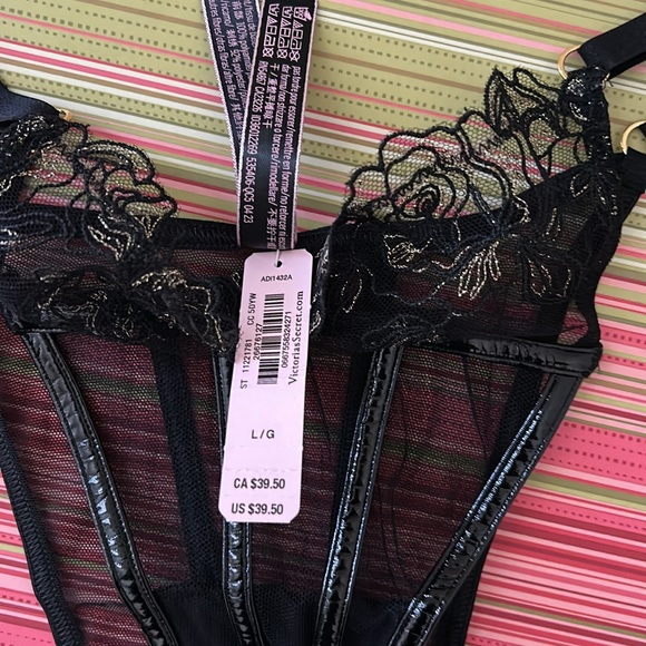 Victoria Secret - Picture 5 of 5